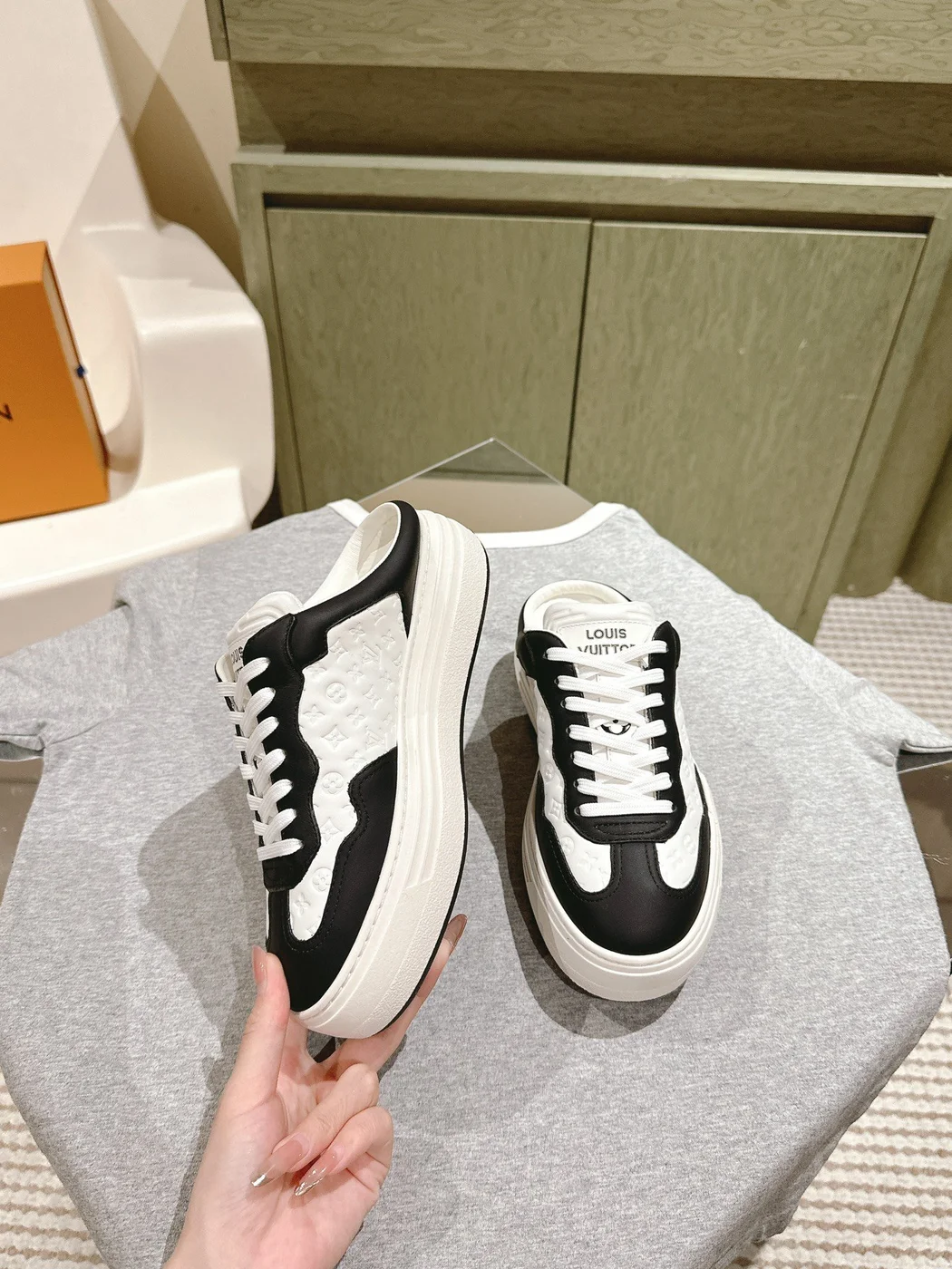 Louis Vuitton Women Black White Leather Sneakers product view 3