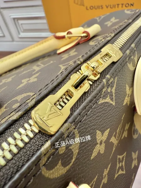 Louis Vuitton Speedy Bandoulière 25 Handbag in Monogram product view 7