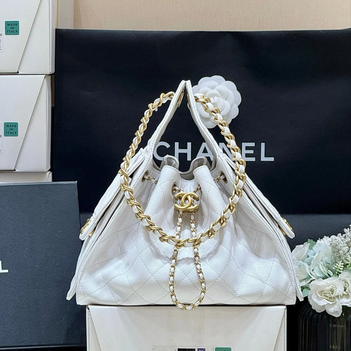 Chanel 25 Handbag In White 30 Gold Hardware product view 1
