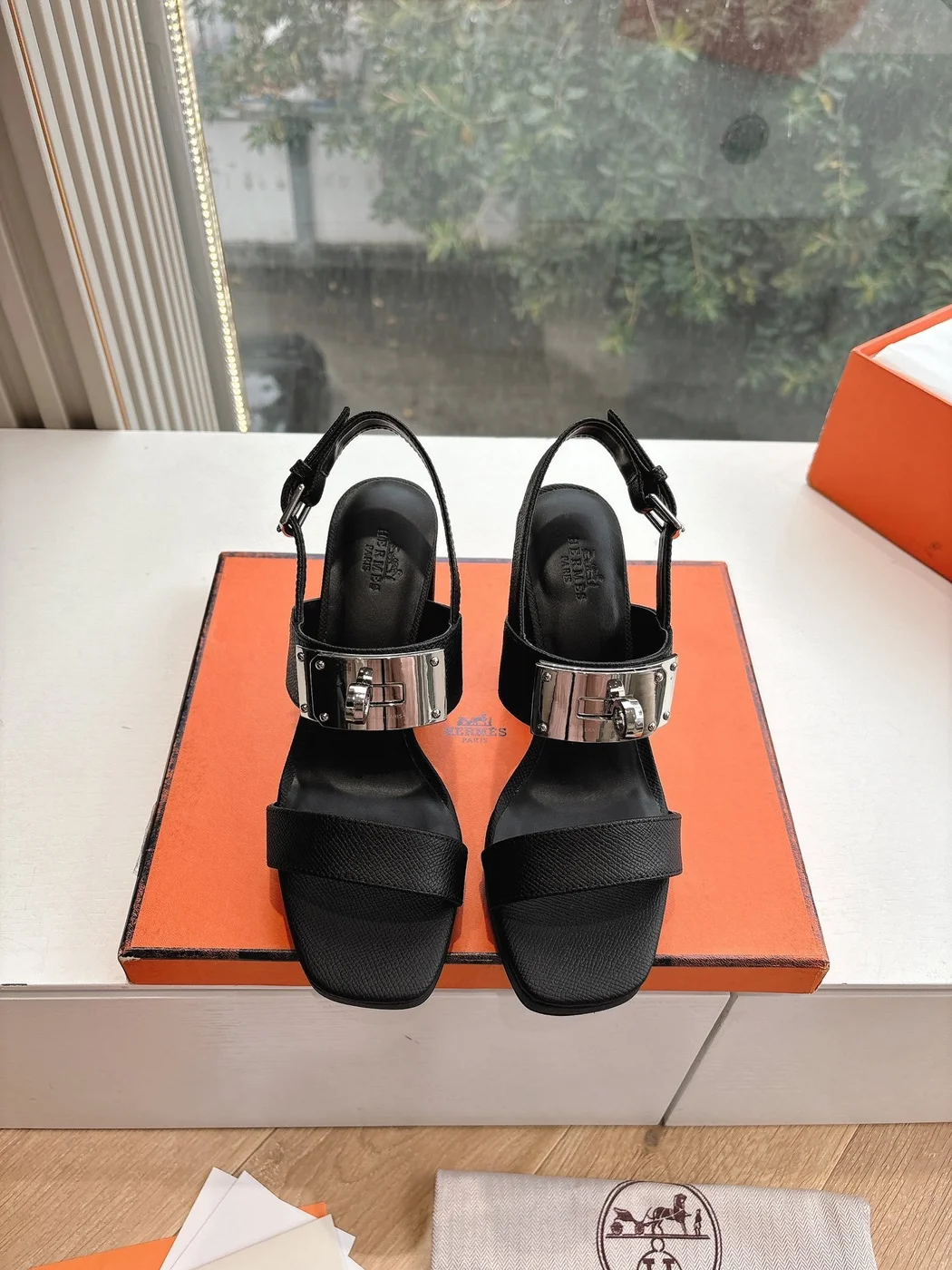Hermès Women Black Leather Sandals product view 1