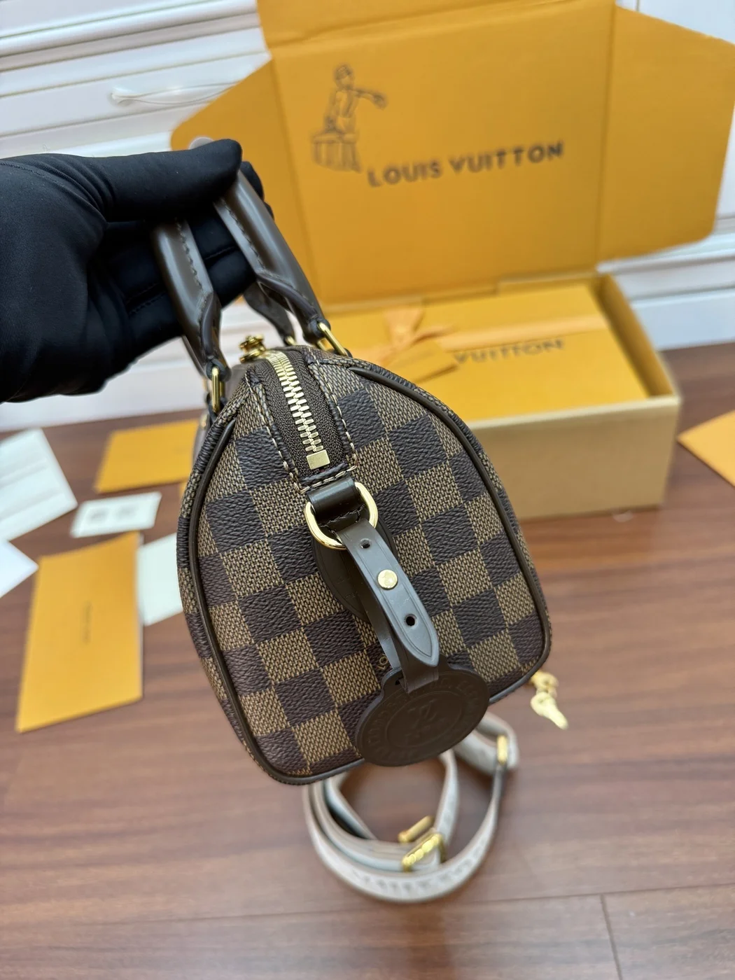 Louis Vuitton Speedy Bandoulière 20 Bag product view 2