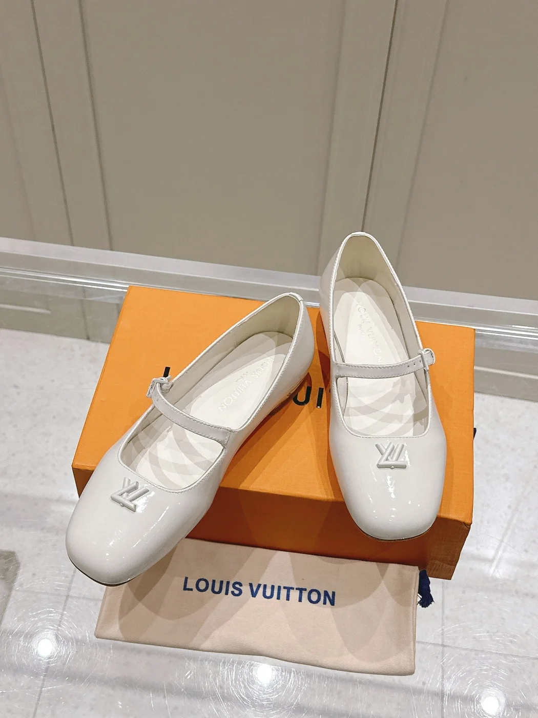 Louis Vuitton Women White Patent Leather Mary Jane Heels product view 5