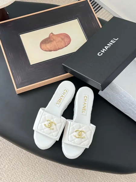Chanel Women White Quilted Leather Slides product view 1