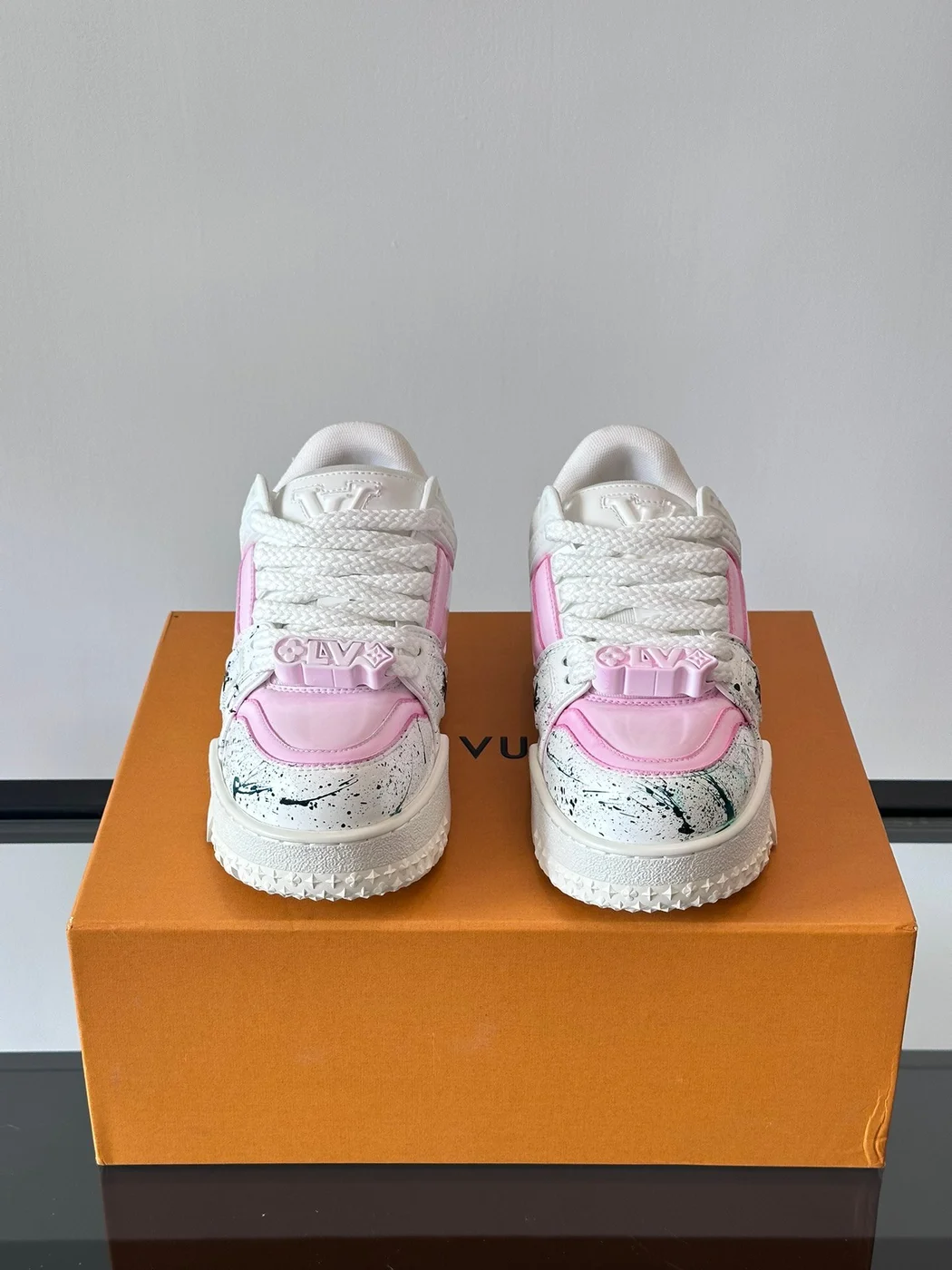 Louis Vuitton Men White Pink Leather Sneakers product view 2