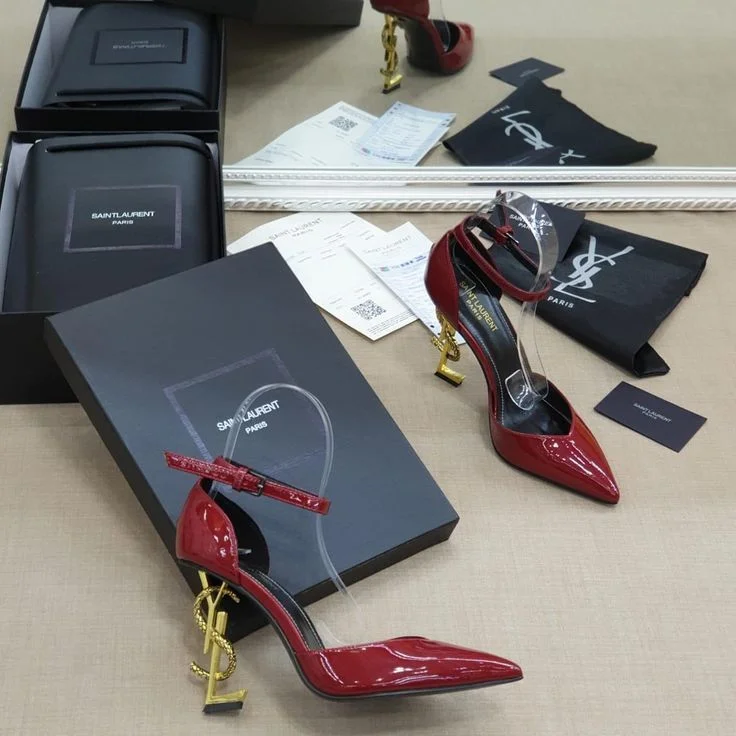 Saint Laurent Paris Opyum heels in a cherry red product view 1