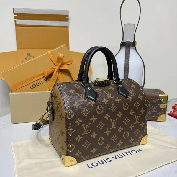 Louis Vuitton Speedy Bandoulière Monogram canvas Bag product view 2