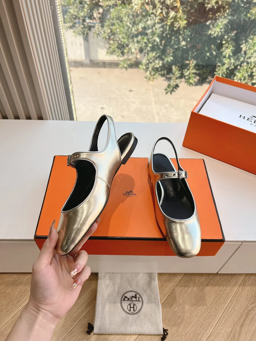 Hermès Women Silver Leather Mary Jane Heels product view 6