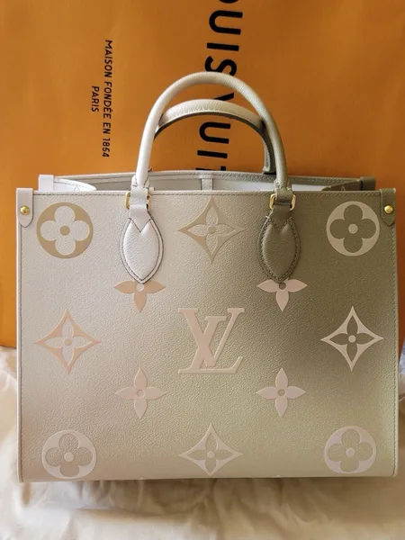 Louis Vuitton OnTheGo MM tote bag from the “Spring in the City” collection product view 1