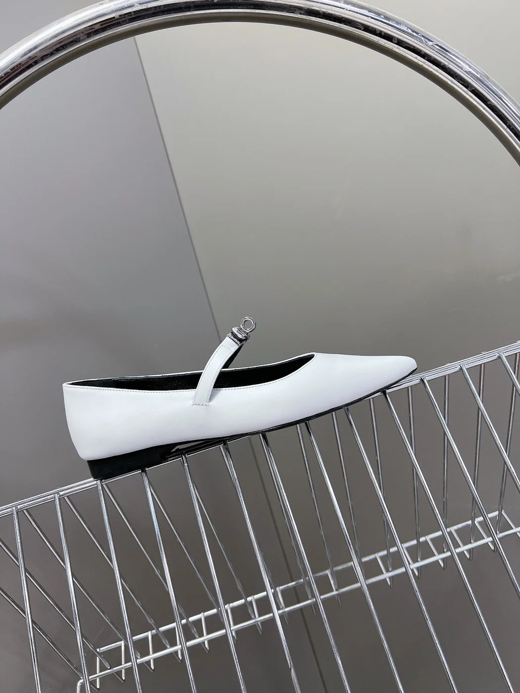 Hermès Women White Leather Pointed Mary Jane Flats product view 6