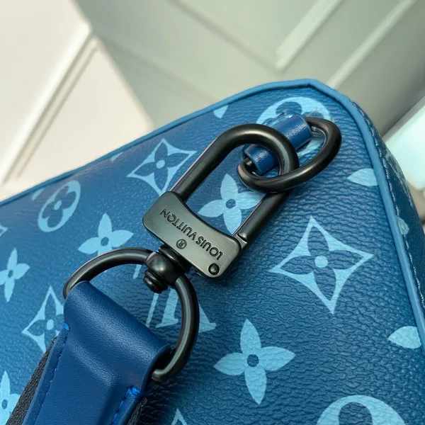 Louis Vuitton avenue bag in Atlantic Blue product view 3