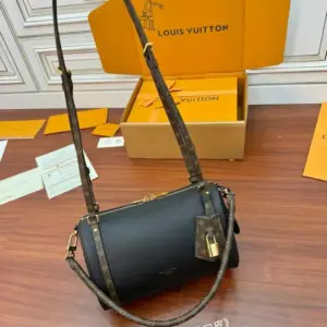 Louis Vuitton express PM Black Bag product view 1