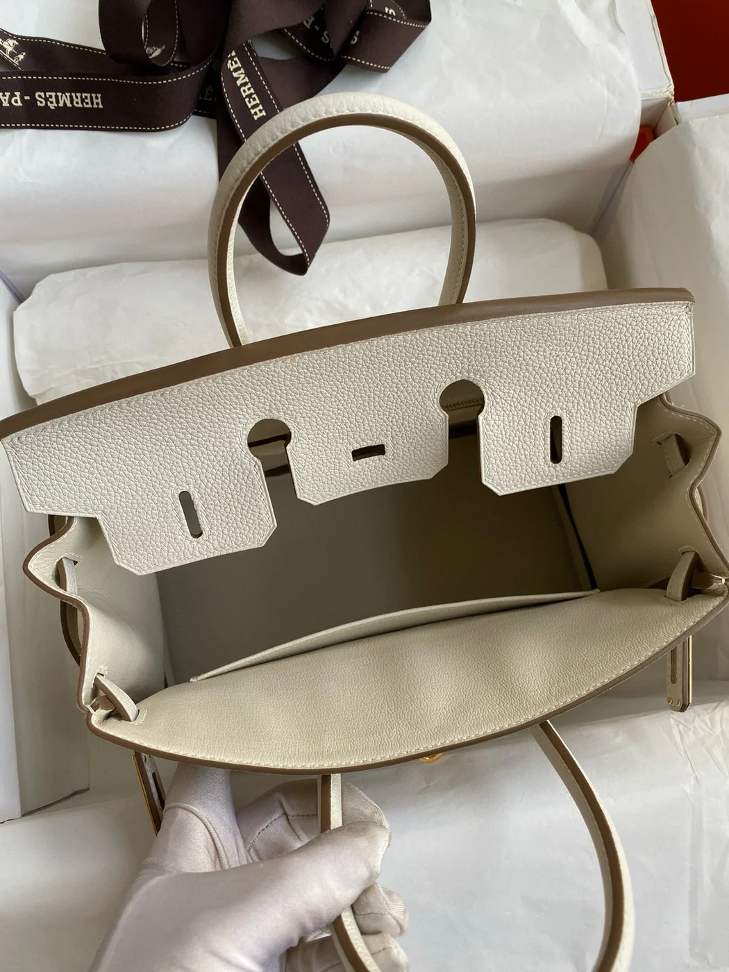 Hermès Birkin 25 cm Cream Togo Leather Gold Hardware Bag product view 7