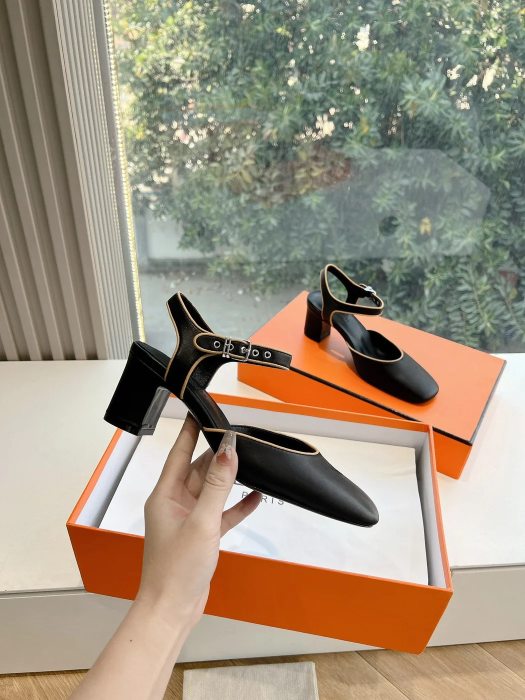 Hermès Women Black Leather Trimmed Heels product view 3
