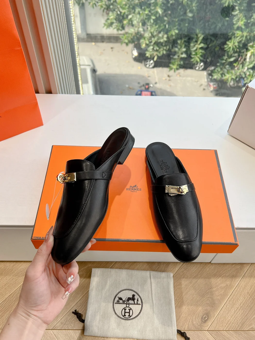 Hermès Women Black Leather Mules product view 6