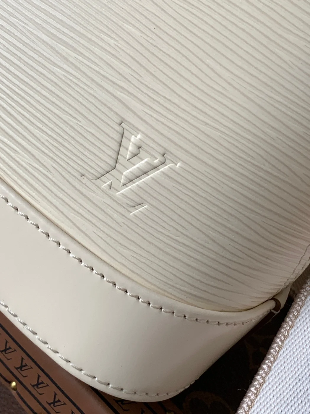 Louis Vuitton Alma BB Bag 23 In Beige Grain Cowhide product view 3