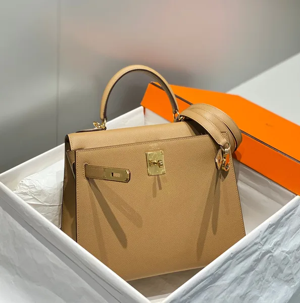 Hermès Kelly 28 In Chai Epsom Gold Hardware Bag product view 2