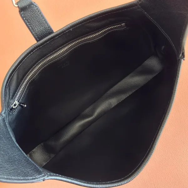 Gucci 26S Jackie Slim Shoulder Bag 28 In Black Calfskin product view 8