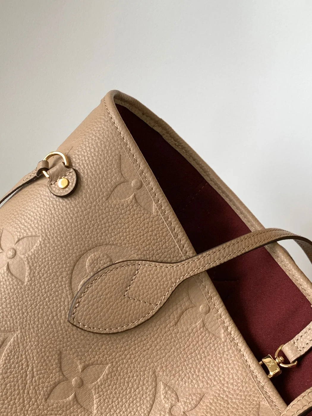 Louis Vuitton Neverfull MM 32 Beige Monogram Empreinte Leather Bag product view 3