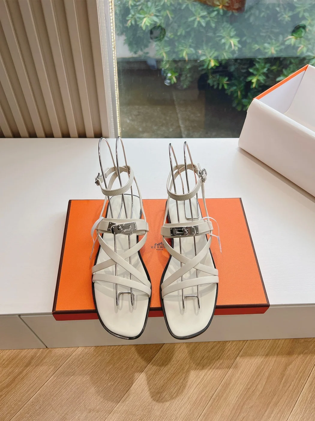 Hermès Women White Leather Strappy Sandals product view 1