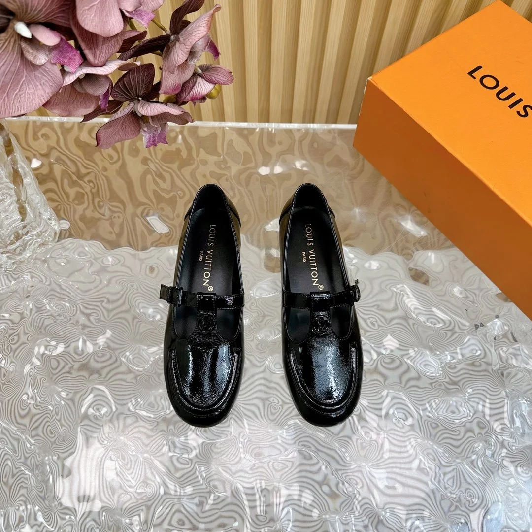 Louis Vuitton Women Black Patent Leather Loafers product view 1