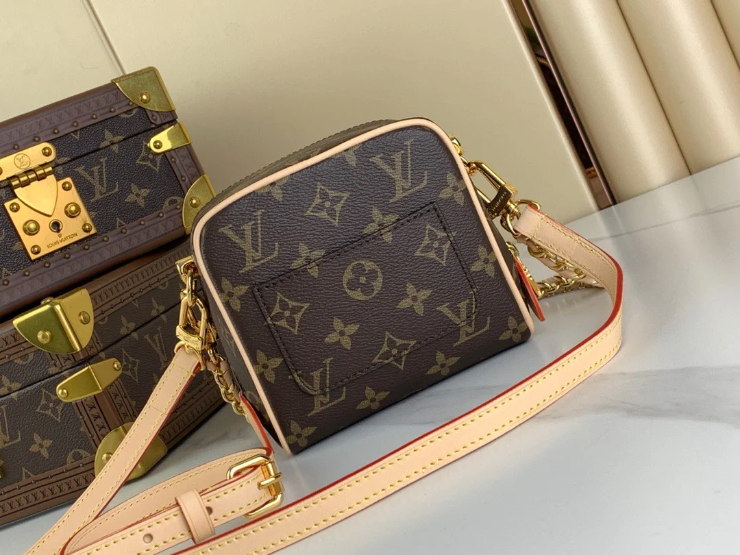 Louis Vuitton Monogram Pattern Premium Handbag 14x13x11cm product view 3