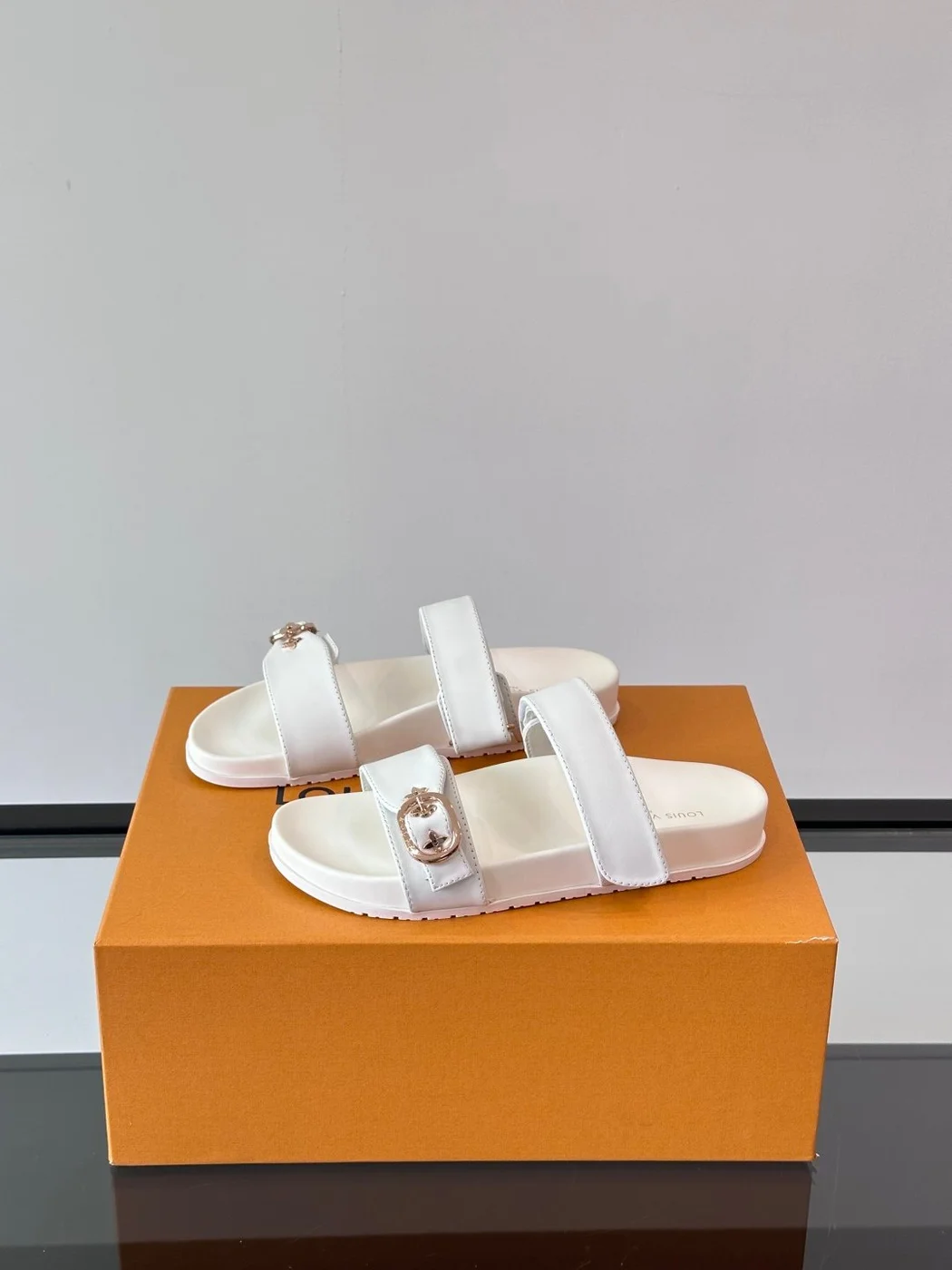 Louis Vuitton Men White Leather Sandals product view 3