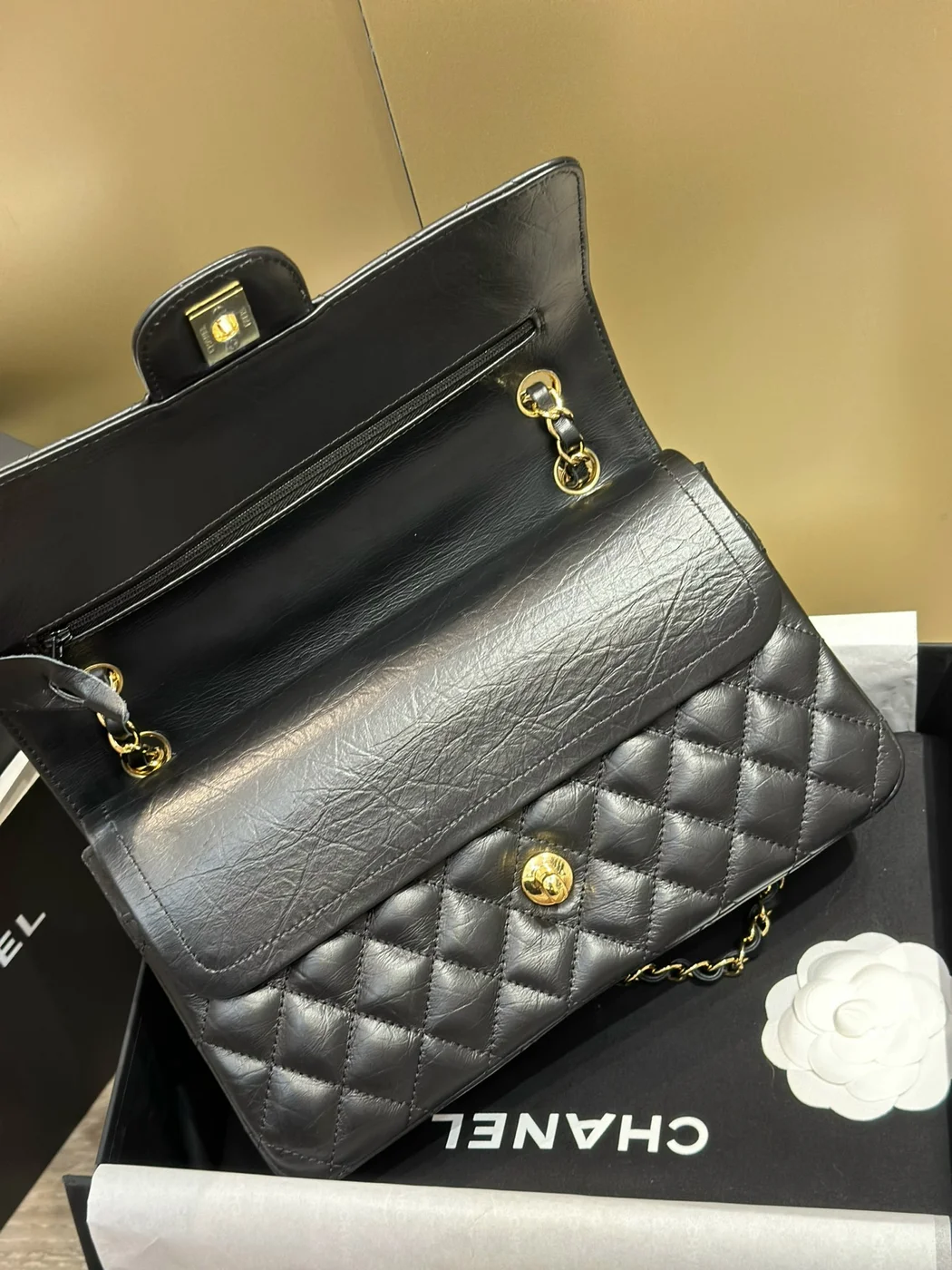 Chanel Classic Lock Gold With Black Wrinkled Skin Handbags 25 cm product view 7