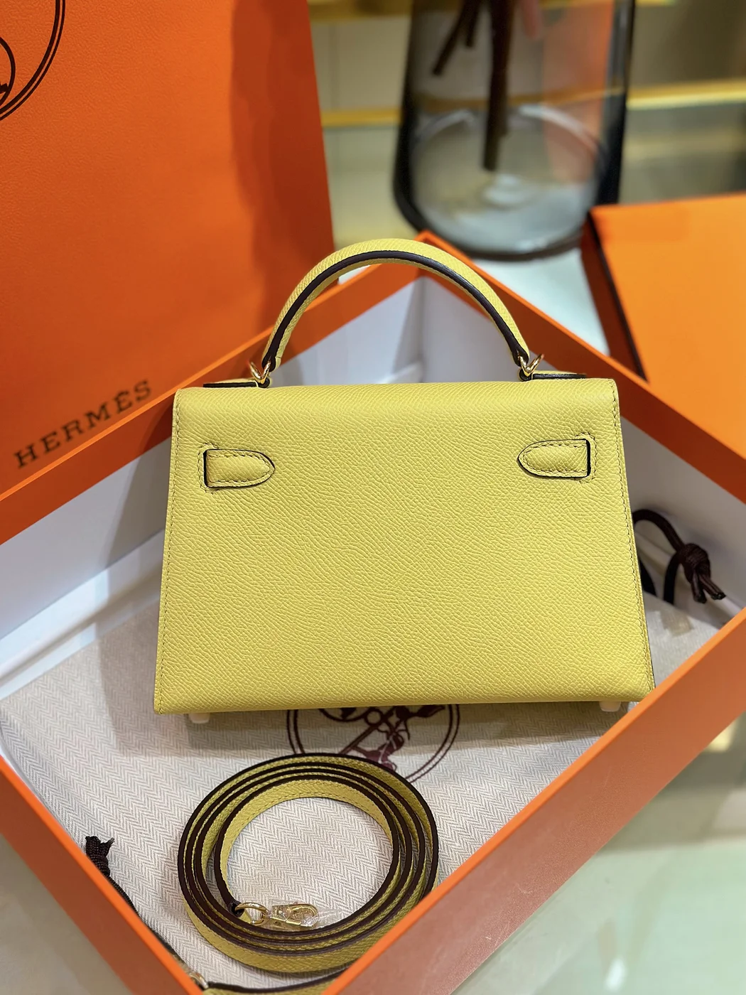 Hermès Mini Kelly 20 Yellow Gold Hardware Bag product view 2