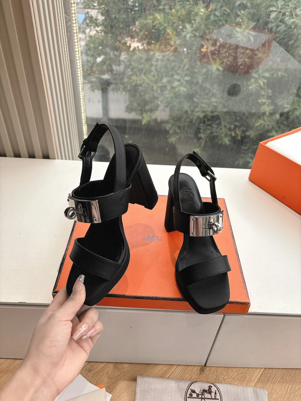 Hermès Women Black Leather Sandals product view 2