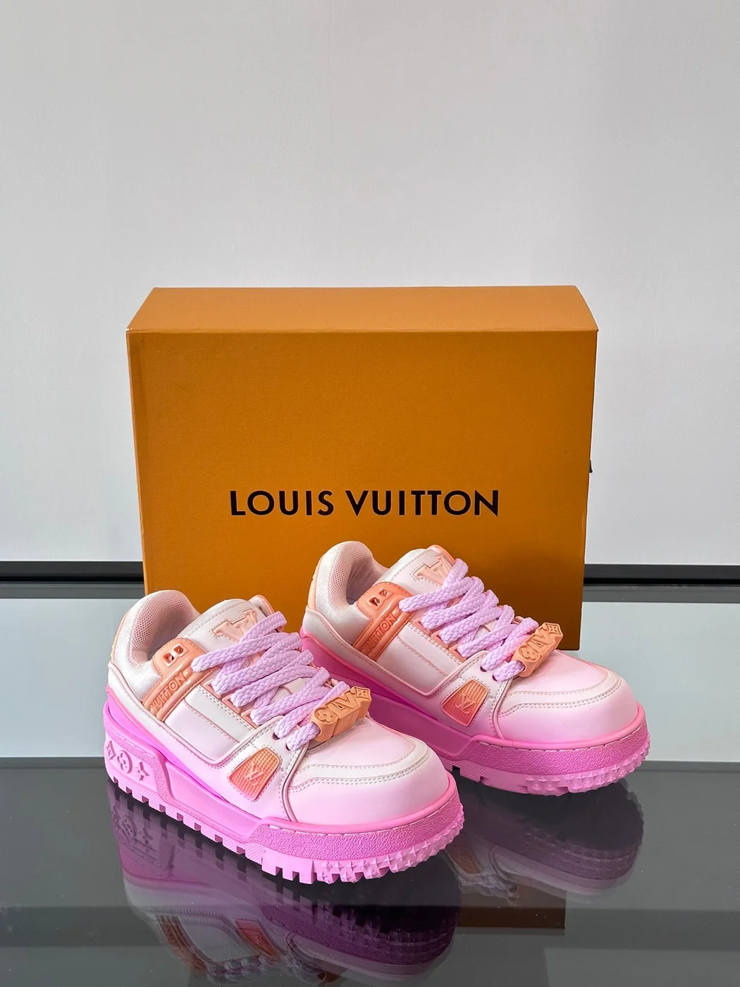 Louis Vuitton Men Pink Synthetic Leather Sneakers product view 5