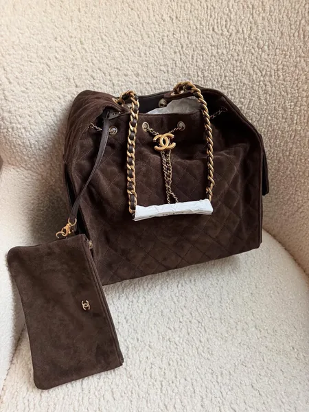 Chanel 25 Medium Chocolate Brown Gold hardware Bag product view 3