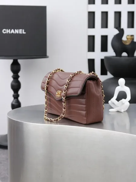 Chanel flap bag quilted leather product view 2