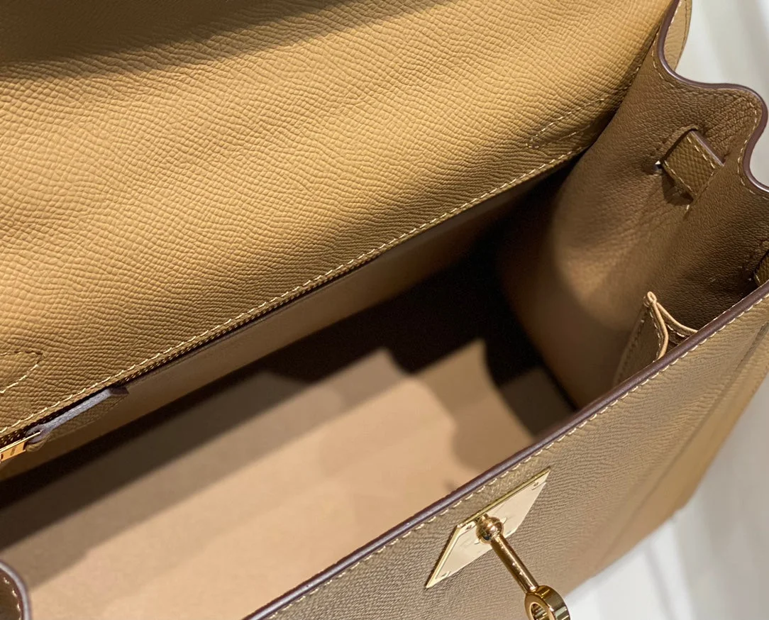 Hermès Kelly 28 In Chai Epsom Gold Hardware Bag product view 8