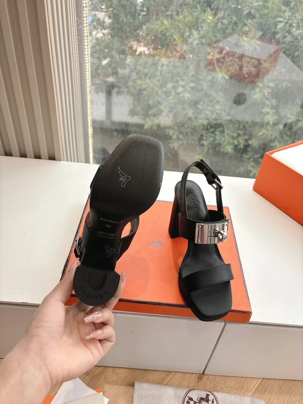Hermès Women Black Leather Sandals product view 6
