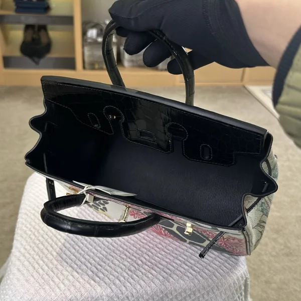 Hermès Touch Birkin 25 cm Black Crocodile Leather Gold Hardware Bag product view 7