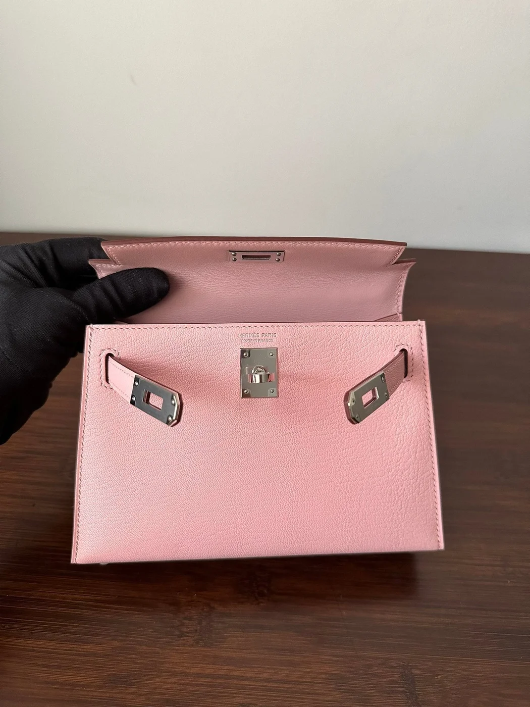 Hermès Mini Kelly 20 bag in Rose Sakura leather with silver hardware product view 4