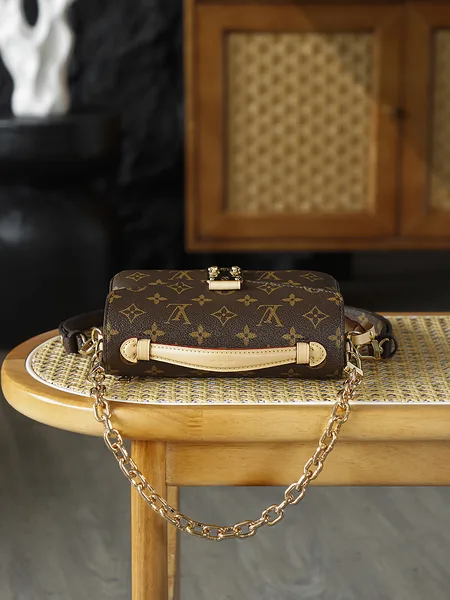 Louis Vuitton Pochette Métis East West bag product view 6