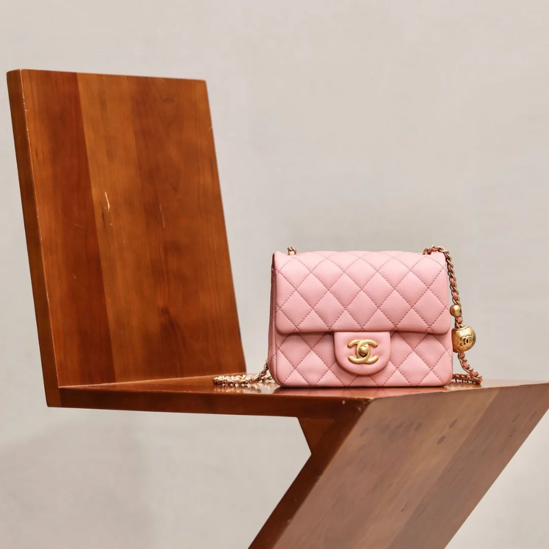Chanel Classic Woman’s Handbag Pink With Bag Handle Bell 18 cm product view 1