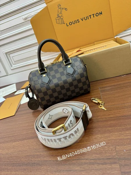 Louis Vuitton Speedy Bandoulière 20 Bag product view 7