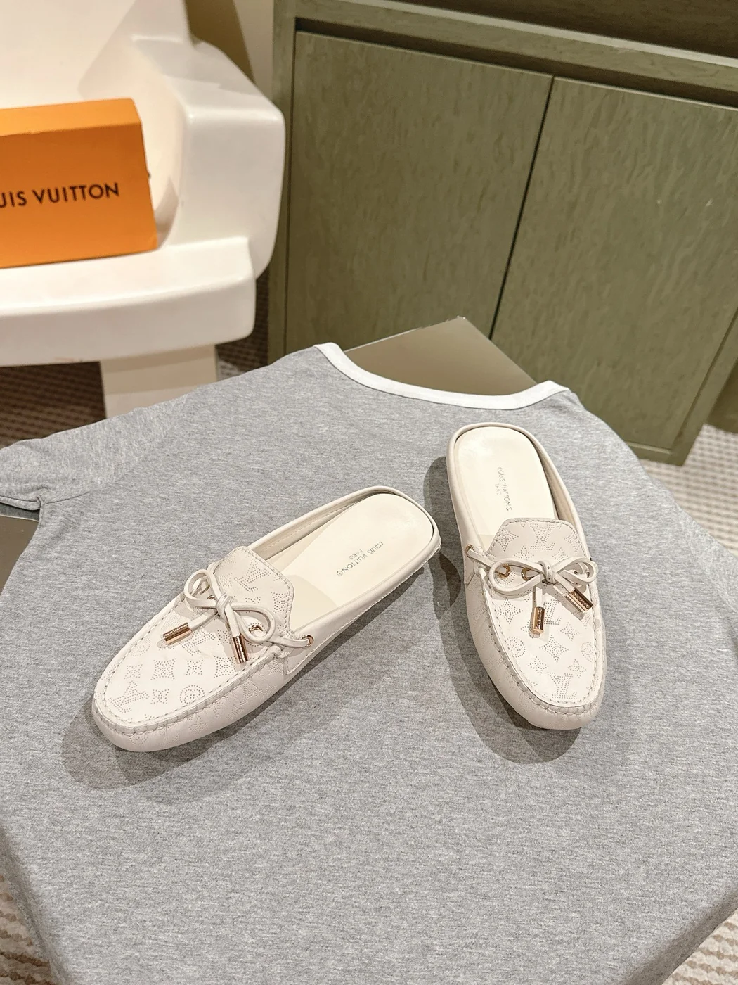 Louis Vuitton Women White Leather Mules product view 4