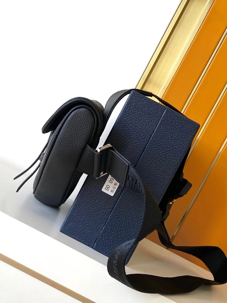 Dior Saddle Bag Black product view 2