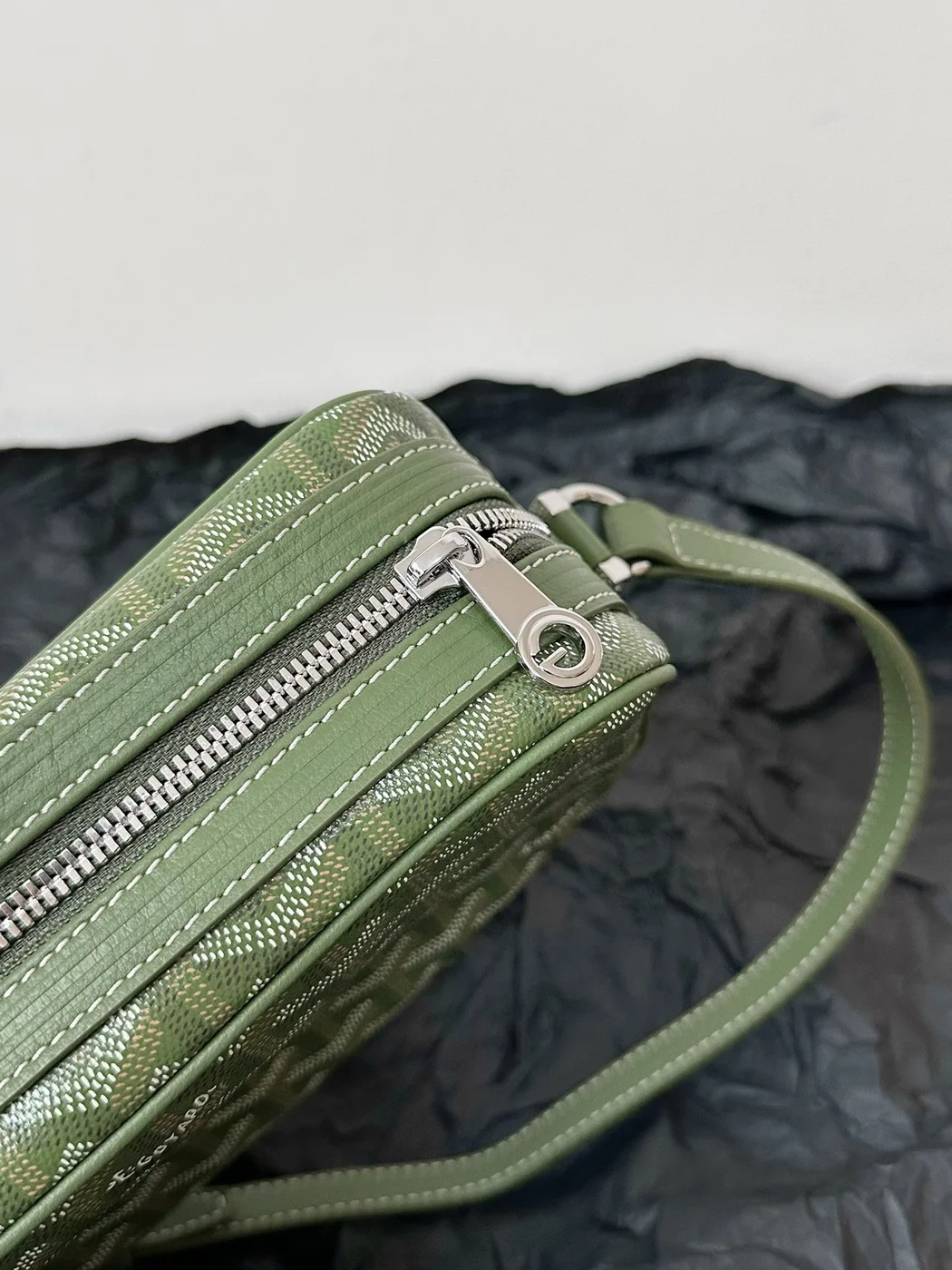 Goyard Limited Editio Crossbody Bag / Unisex product view 8