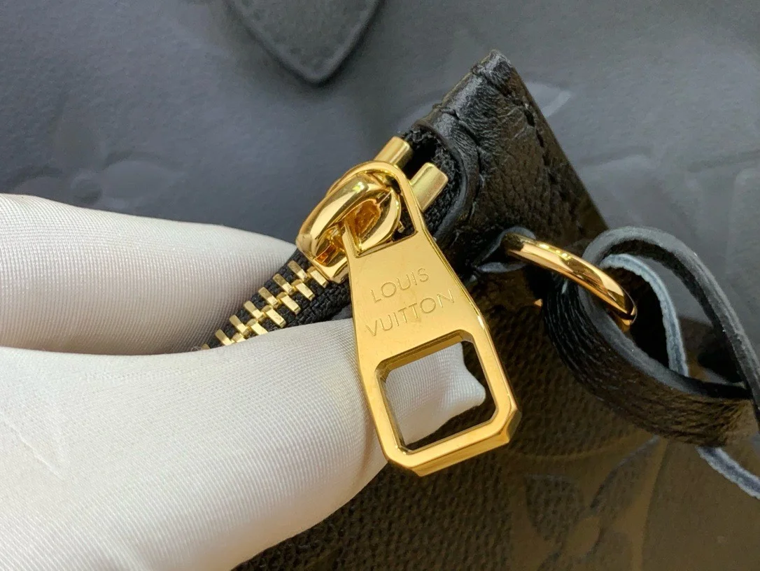 Louis Vuitton Never Full Black Handbags 32x29x17cm product view 6