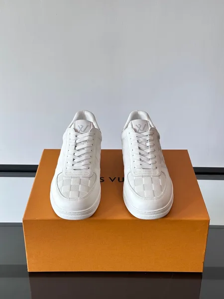 Louis Vuitton Men White Leather Sneakers product photo