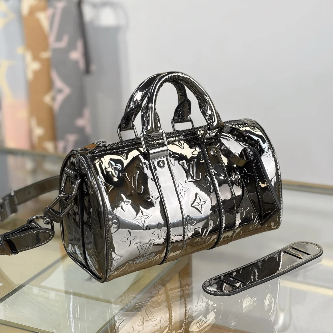 Louis Vuitton Keepall Bandoulière 25 Bag product view 1