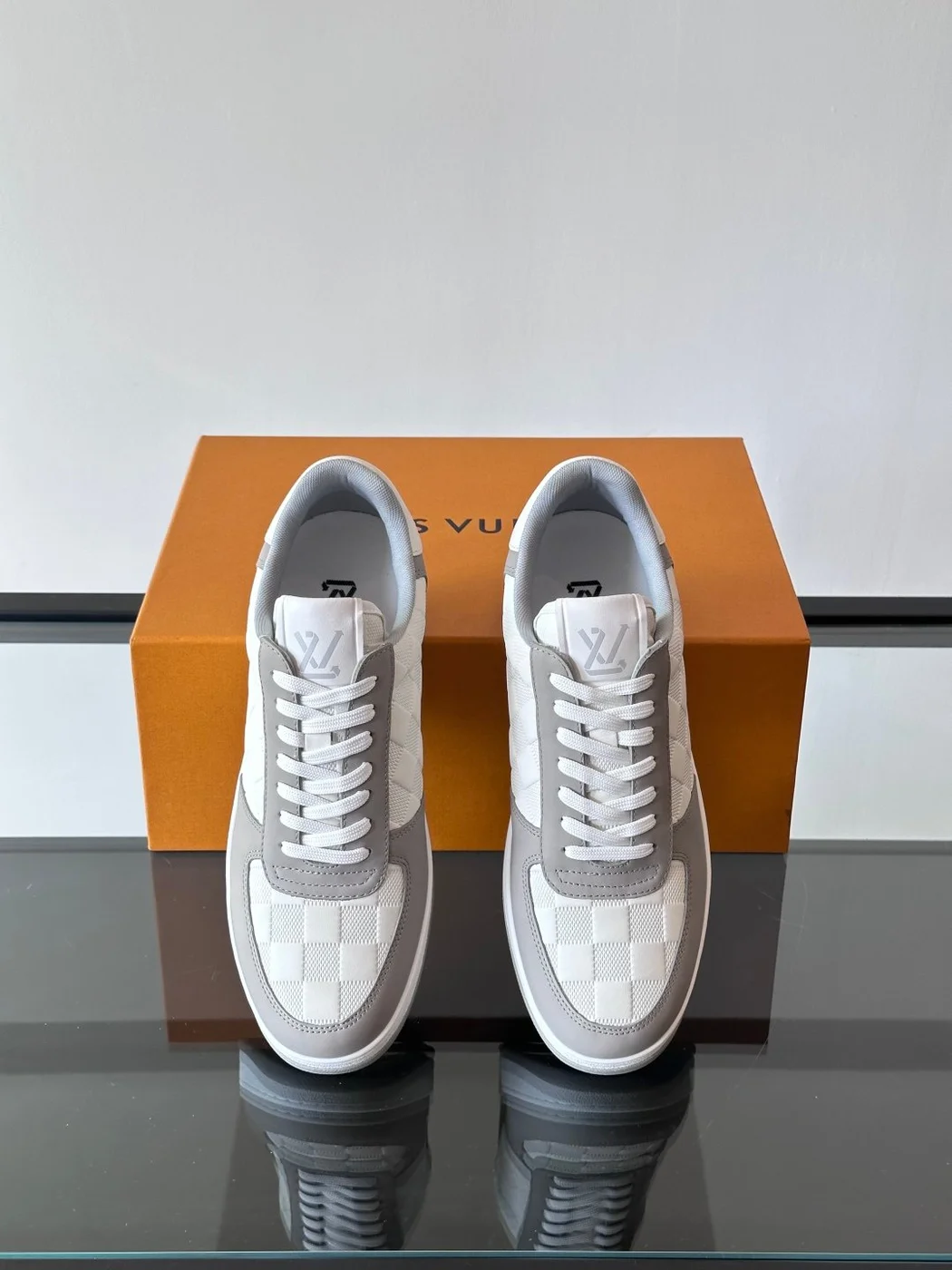 Louis Vuitton Men White And Gray Leather Sneakers product view 6