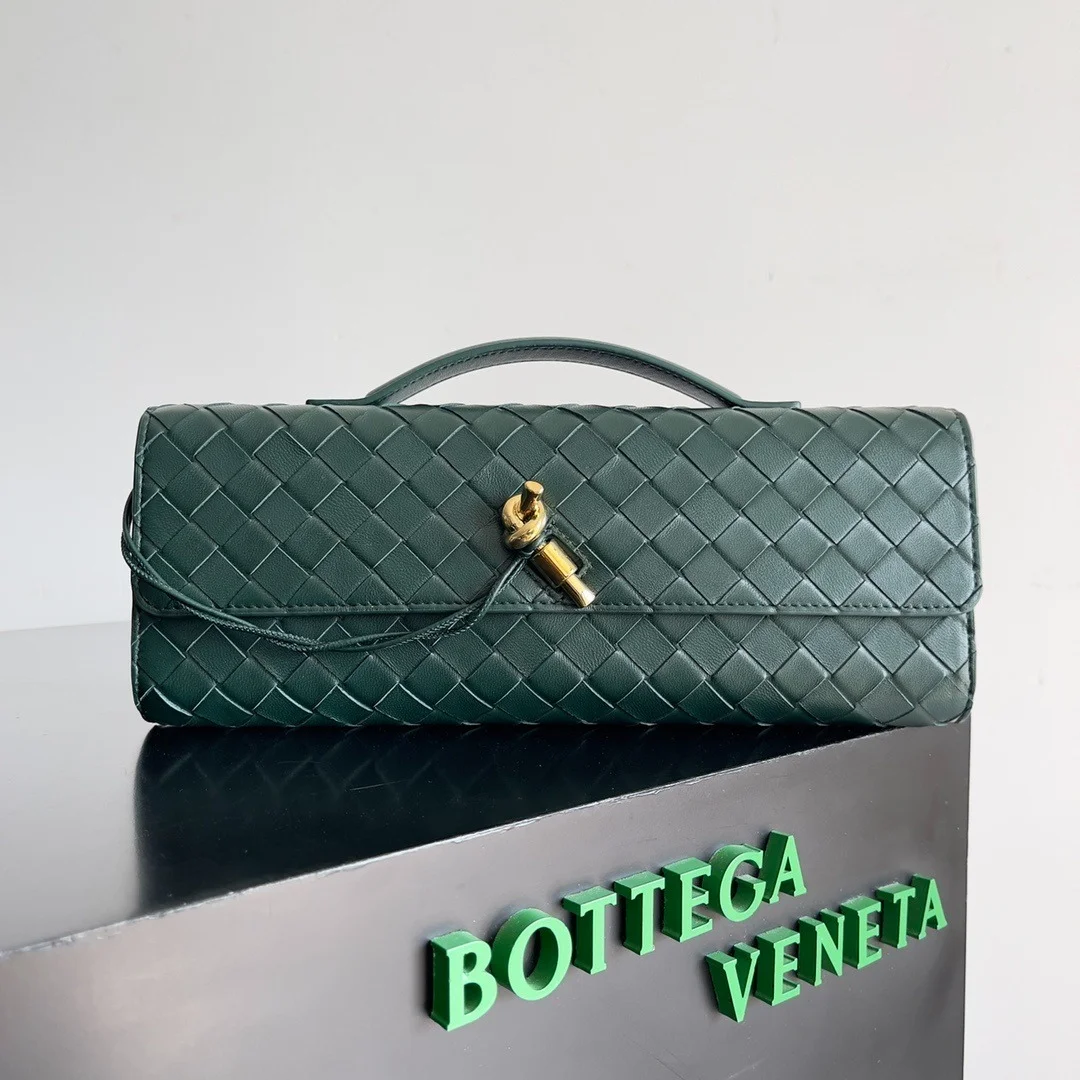 Bottega Veneta Andiamo clutch product view 1