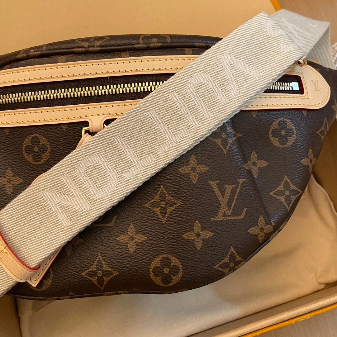 Louis Vuitton Bumbag Monogram Handbags 38x16x8cm product view 2