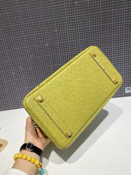 Hermès Birkin 30 cm Lime Ostrich Leather Gold Hardware Bag product view 7