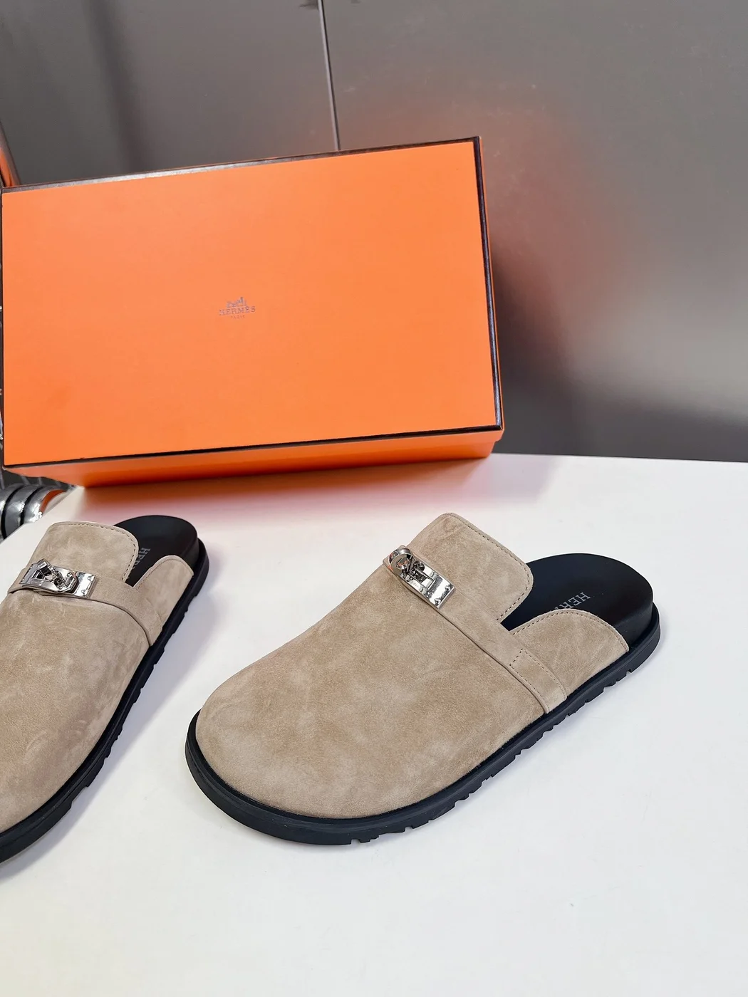 Hermès Women Beige Suede Mules product view 4